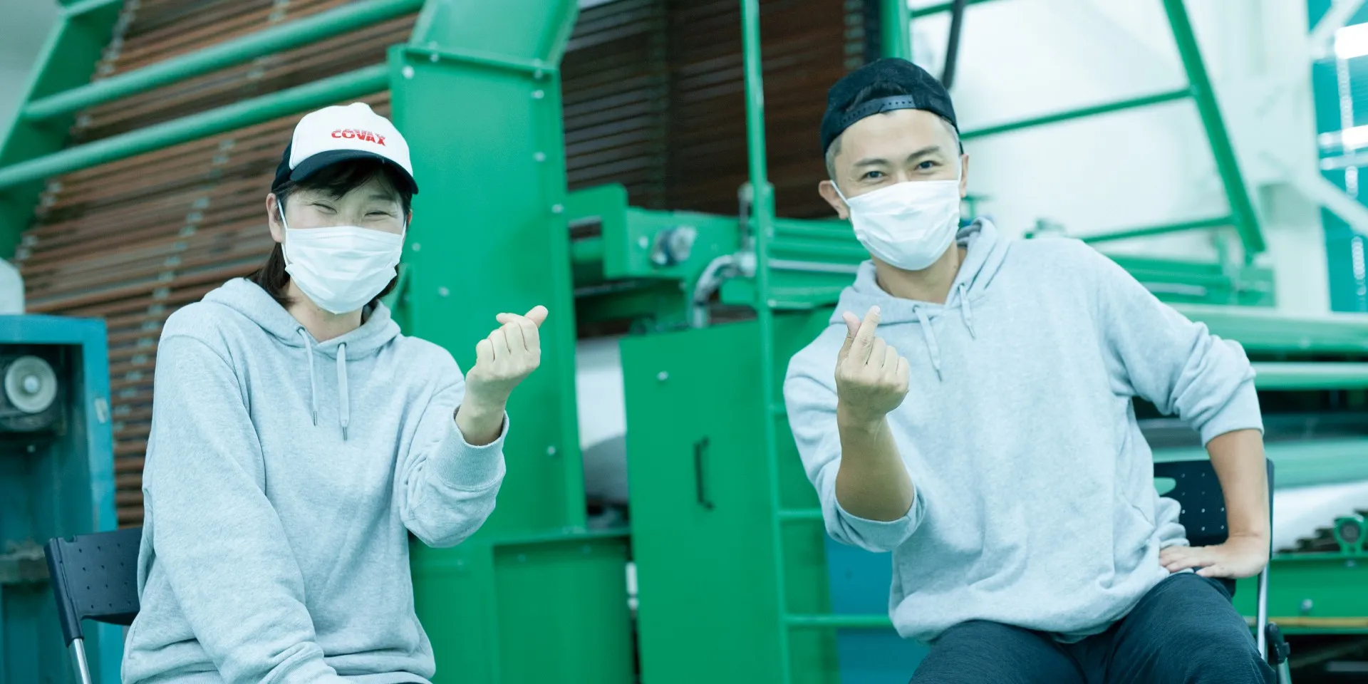 Inose Kumi · Futon manufacturing team · inner-cotton roll forming · pillow making
