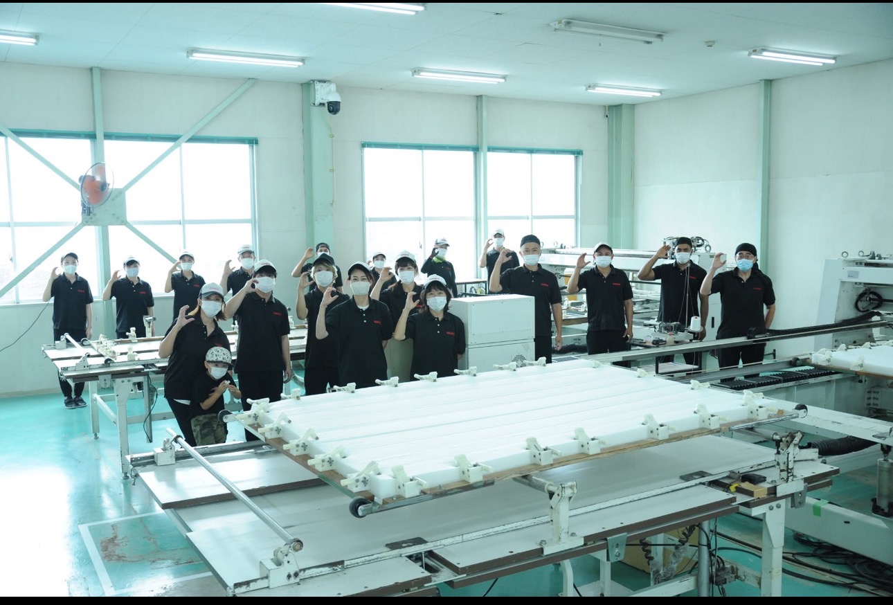 OFUTON KOBO team scene 03