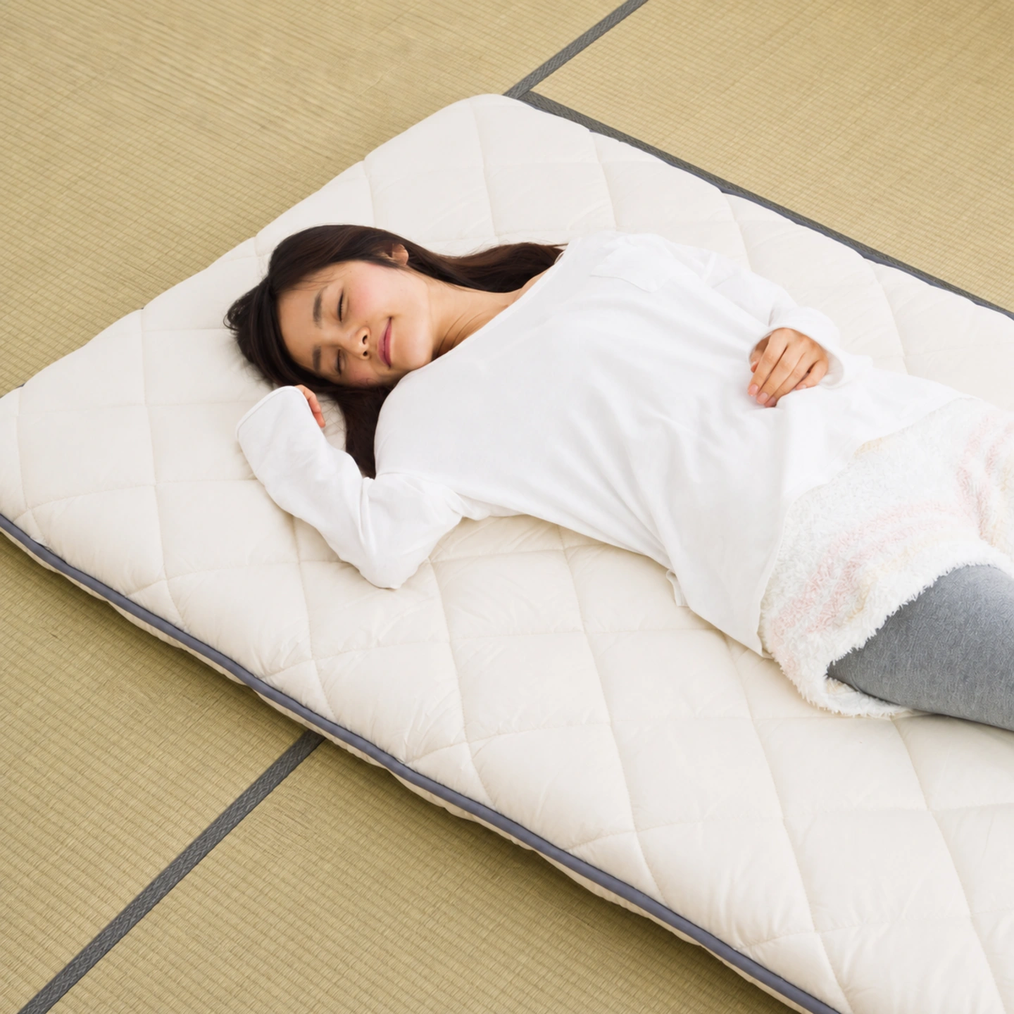 HIMARI shikibuton on natural tatami